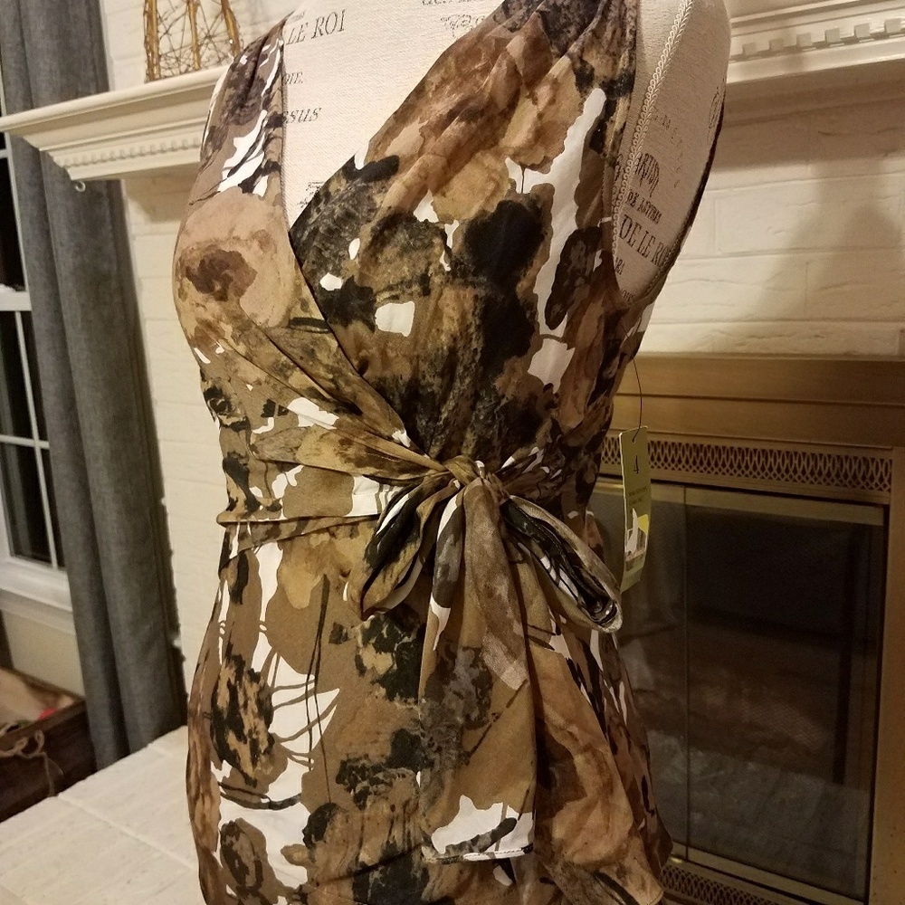 NIC + ZOE Brown Floral Wrap Blouse Top Size 4 NWT V-Neck Tie Waist $109 - Picture 2 of 6